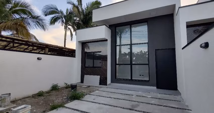 Casa com Piscina Proximo ao Mar