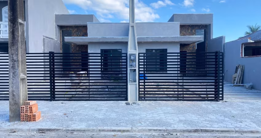 Casa nova proximo ao mar em Matinhos