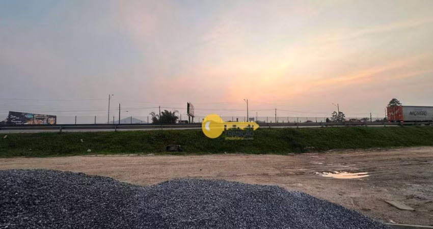 Amplo terreno com 1.760 m² - Ideal para Galpões e comércio. Carvalho - Itajaí/SC