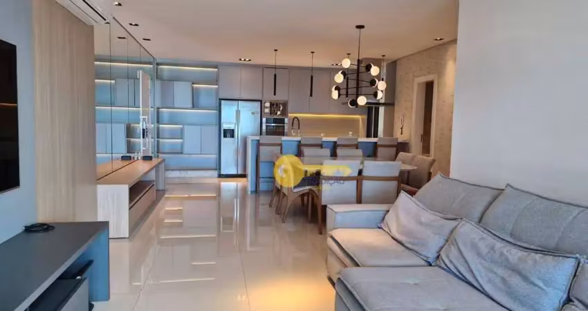 Apartamento totalmente mobiliado e decorado na praia brava