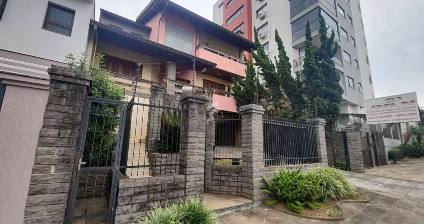 Casa com 4 quartos à venda na Colina Sorriso, Caxias do Sul 