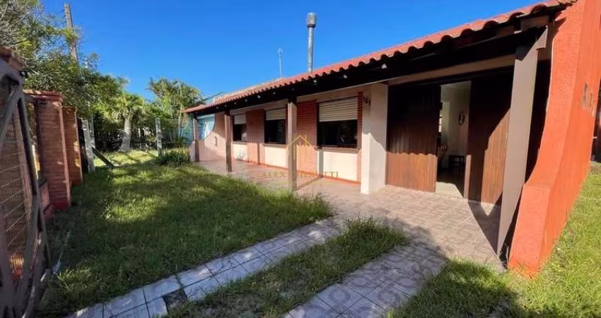 Casa com 2 terrenos e 8 dormitórios