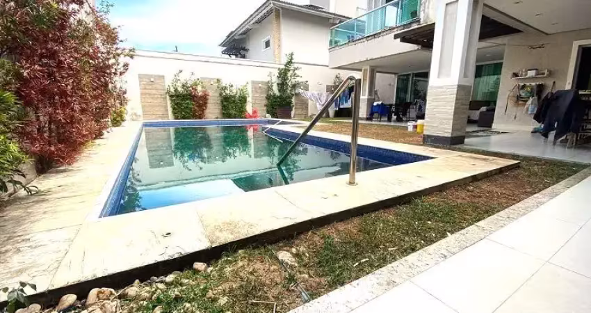 Ca 1700 casa 350m², em condomínio, 3 suites, + estar intimo , gabinete,  4 vagas, piscina, deck e churrasqueira , dunas