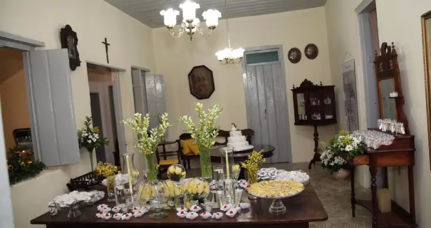 Casa comercial com 4 salas à venda na Praça Duque de Caxias, 168, Centro, Amargosa