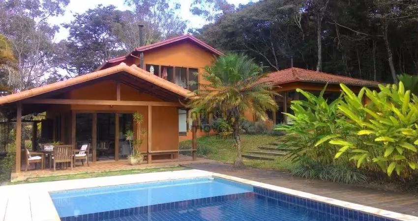 LINDA CASA DE CAMPO A VENDA NA REGIÃO DE BRUMADINHO - MG