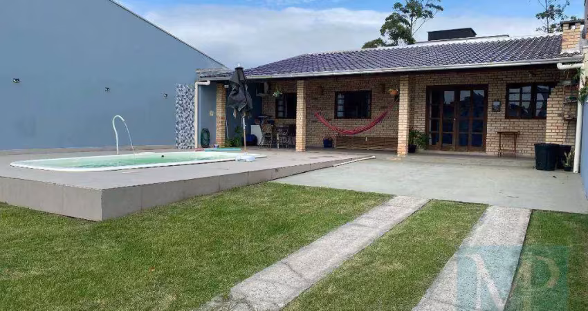 Casa mobiliada com piscina e área de lazer à venda em penha/sc