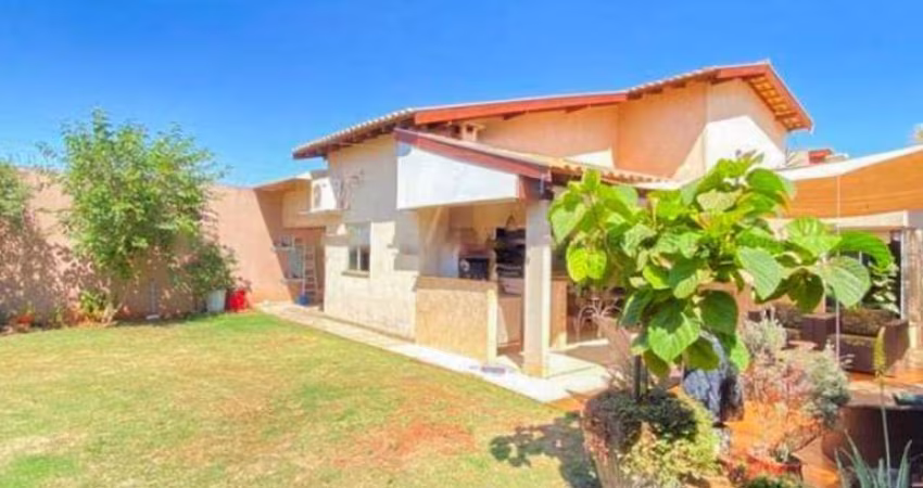 Linda casa no Jardim Itamaracá com 02 suítes