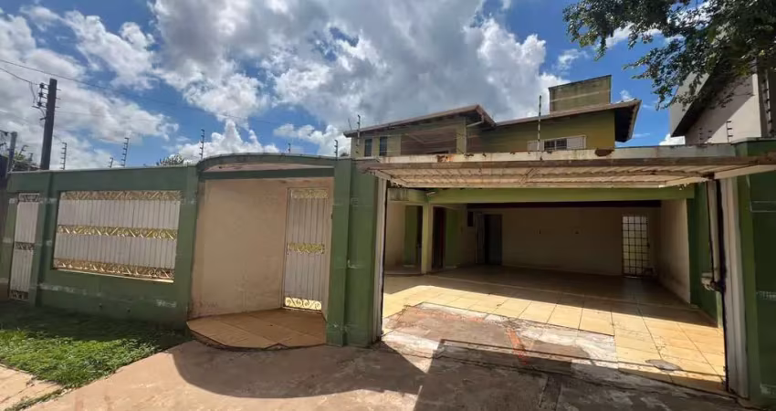 SOBRADO AMPLO COM PLANEJADOS E PISCINA NO CARANDA BOSQUE