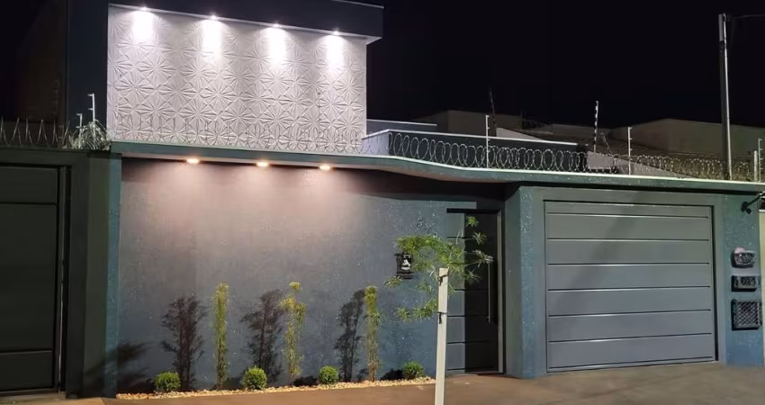 Linda casa com piscina no Jardim das Nações
