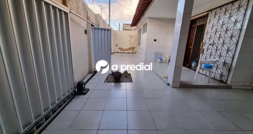 Casa com 3 quartos à venda no Parquelândia, Fortaleza 