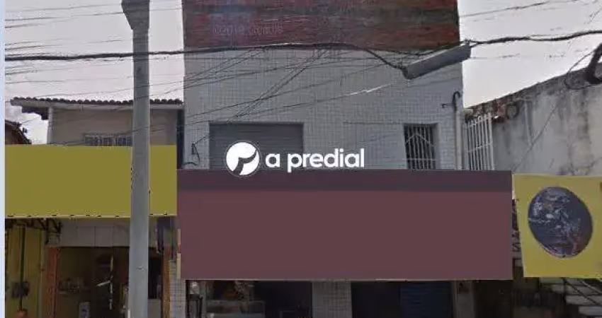 Predio comercial com duas frentes, no centro de itaitinga.