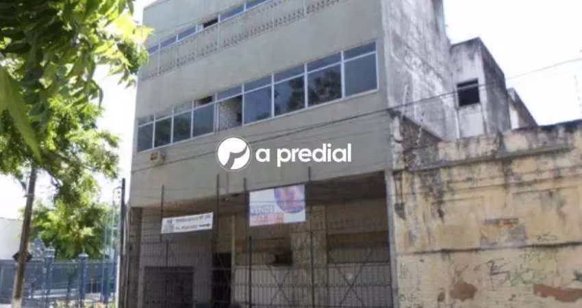 Predio comercial na av. imperador proximo a praca da estacao, com 2 galpoes mais 2 pavimentos