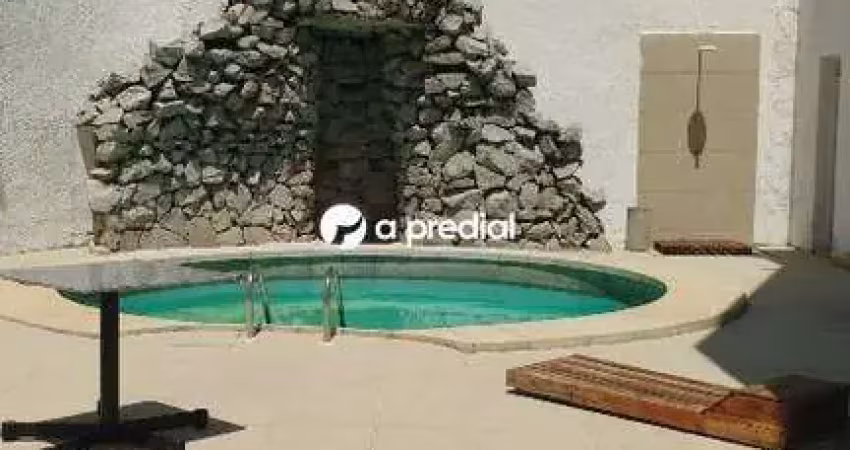 Casa duplex, 4 quartos, a poucos metros da avenida eng. alberto sa.