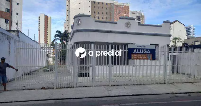 Imóvel com excelente localização, meia quadra da Av. Santos Dumont, vizinho ao Cartório.
