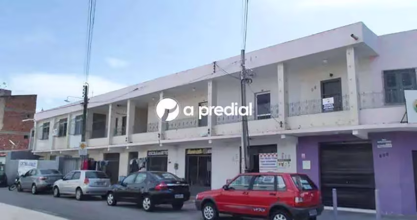Sala com lavabo, esquina com avenida jovita feitosa.
