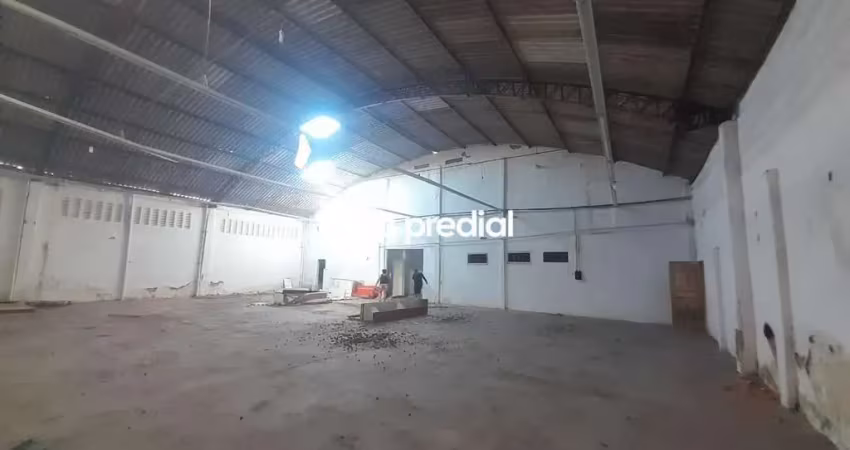 Barracão / Galpão / Depósito com 3 salas para alugar no Álvaro Weyne, Fortaleza 