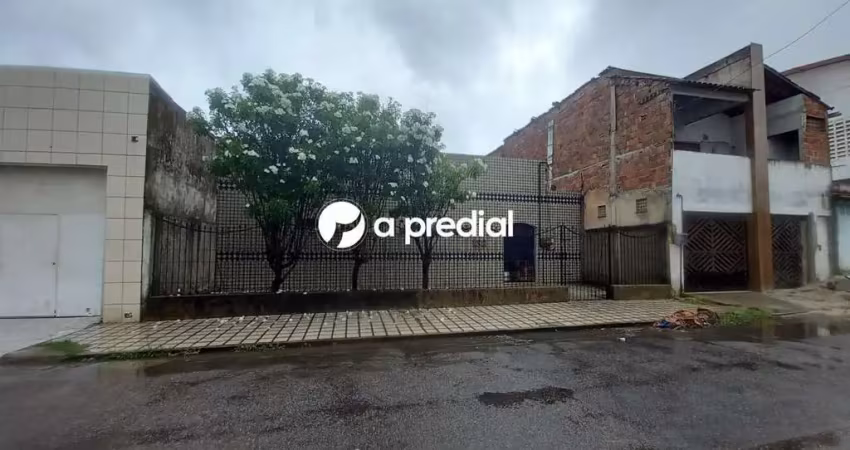 Sala comercial com 1 sala para alugar no Parangaba, Fortaleza 