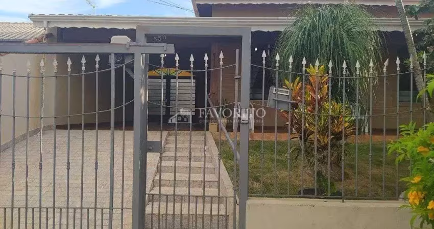 Casa 03 Dormitórios com Piscina em Atibaia