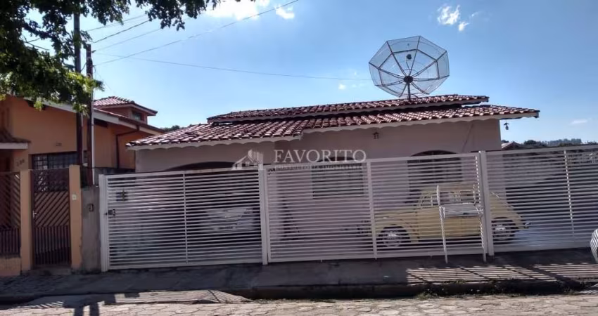 Casa 5 dormitórios em Piracaia, SP