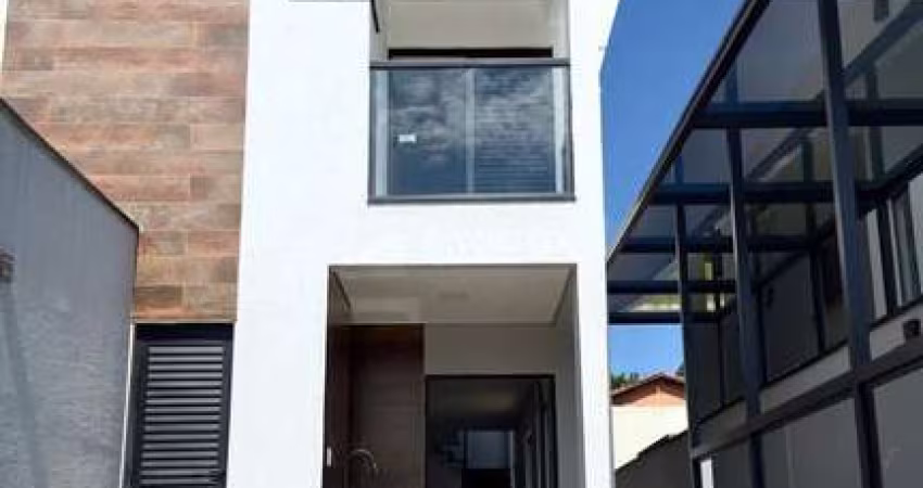 Sobrado com Piscina à venda no Jardim do Lago em Atibaia/SP