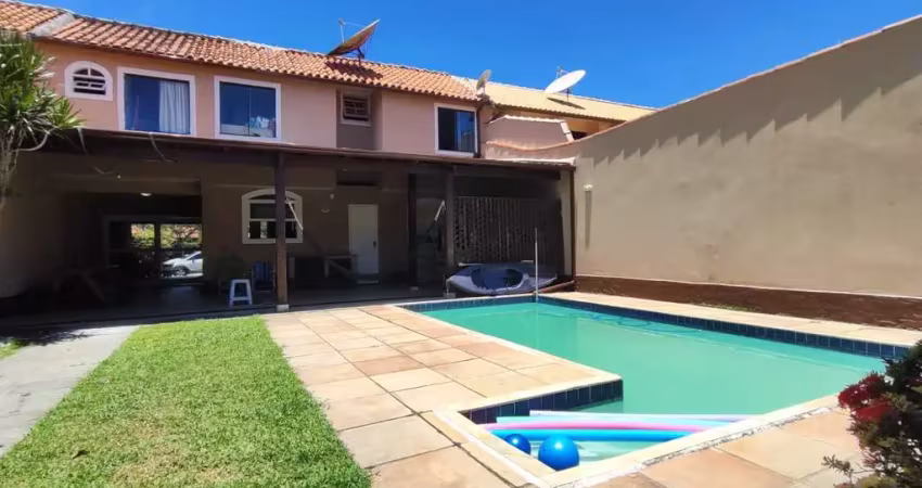 Casa com 4 quartos à venda na Rua das Dalias, Iguabinha, Araruama