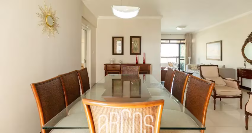 Edifício Plaza de Madrid Residence, apartamento no 13 de Julho, 4/4 sendo 2 suítes, 178m². Vista mar e rio
