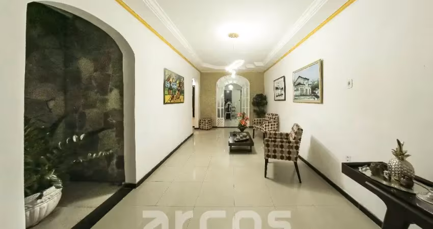 Casa ampla à venda na jabotiana com 5 quartos, 3 suítes e 2 vagas de garagem