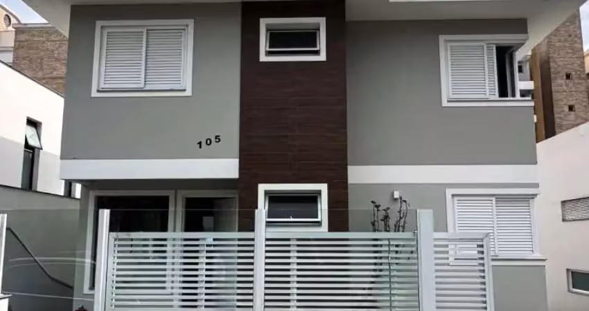 Casa com área gourmet, salão de festas com isolamento acústico e linda vista permanente para baía norte no joão paulo