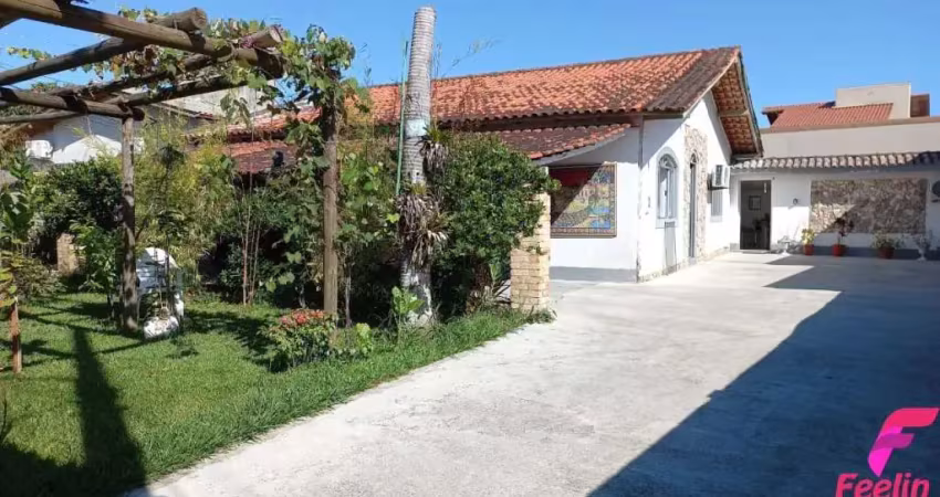 Casa com 3 quartos à venda na Rua Marina Silva de Melo, 1, Carianos, Florianópolis