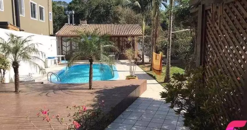 Casa de 3 dormitórios à venda, 220 m² |campeche |florianópolis