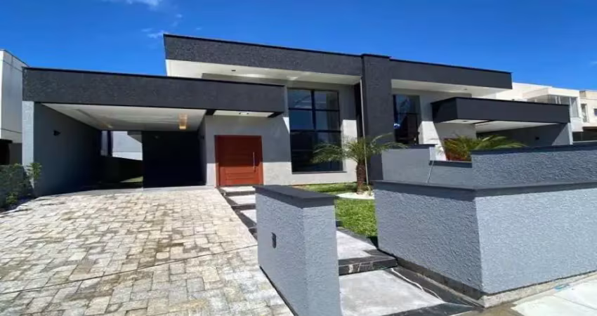 Casa com design moderno em ótima localização nos ingleses