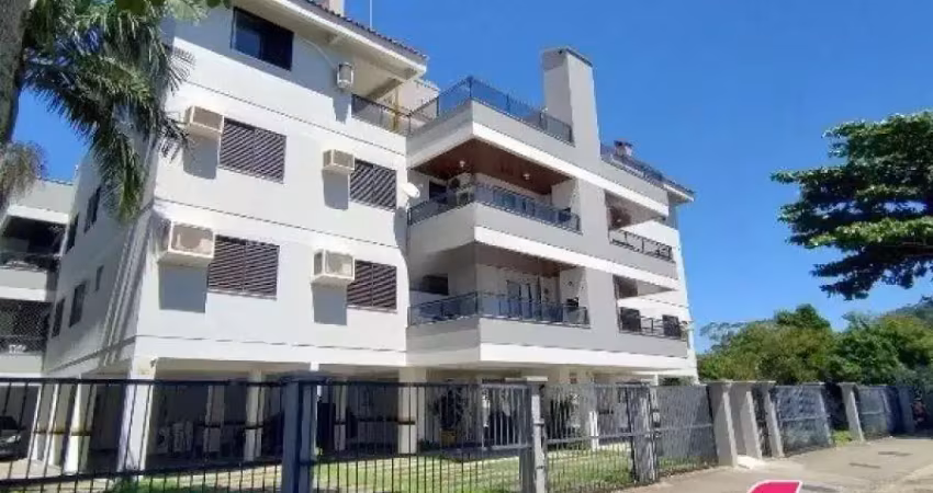 Cobertura com terraço, jacuzzi e vista livre a 400m do mar nos ingleses norte