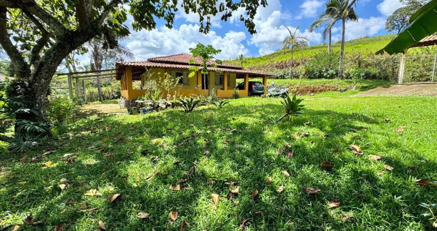 Linda chácara de 4.700 m2 a venda em Jacutinga-MG