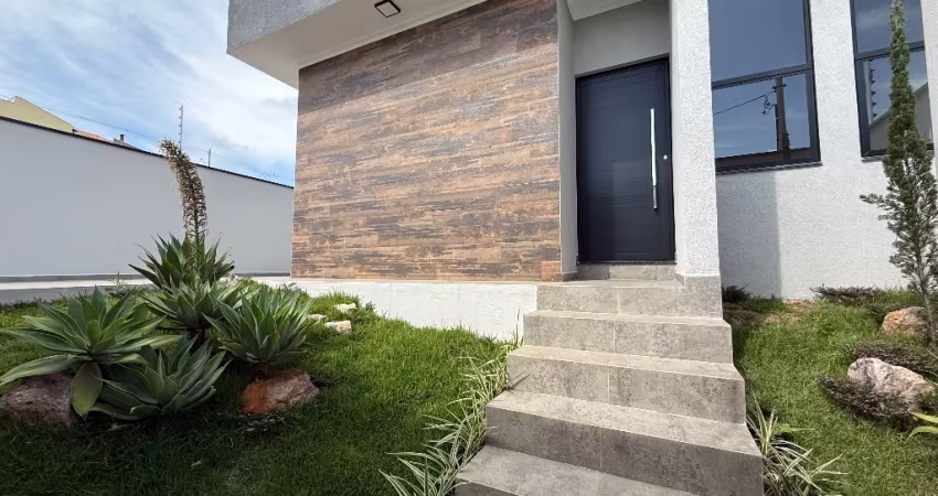 Linda casa a venda em Jacutinga-MG