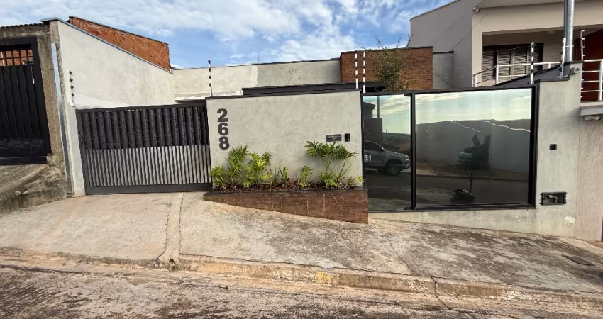 Linda casa a venda em Jacutinga-MG