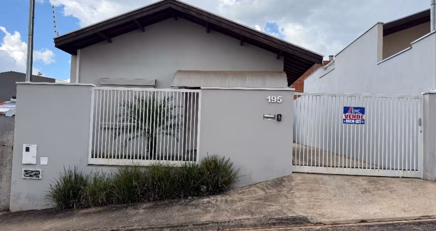 Linda casa a venda em Jacutinga-MG