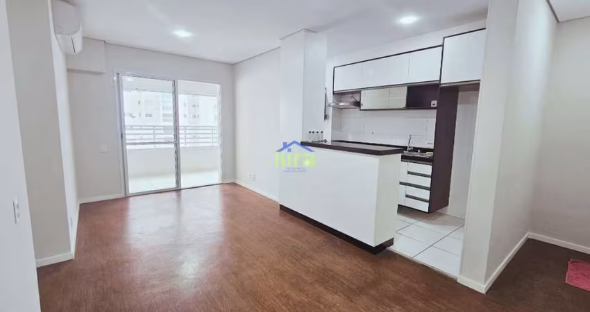 Apartamento para venda com 3 dormitórios, sendo 1 suíte, 2 vagas de garagem, ar condicionado, no co