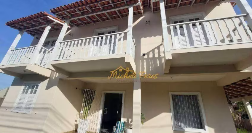 Excelente casa duplex em terreno inteiro, de frente para pista e próximo da praia do centro, com 5 quartos para alugar,180 m²-centro-rio das ostras/rj