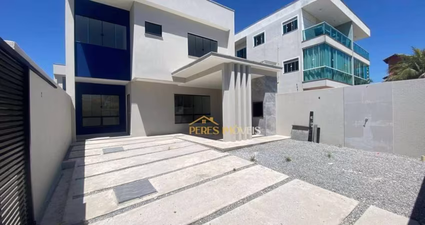 MORE A 50 METROS DA PRAIA em Casa de Alto Padrão com 3 Suites à venda, 130 m² por R$ 820.000 - Costazul - Rio das Ostras/RJ