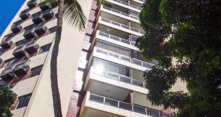 Apartamento com aproximadamente 120m², 3 Quartos sendo 1 Suíte, 2 vagas!