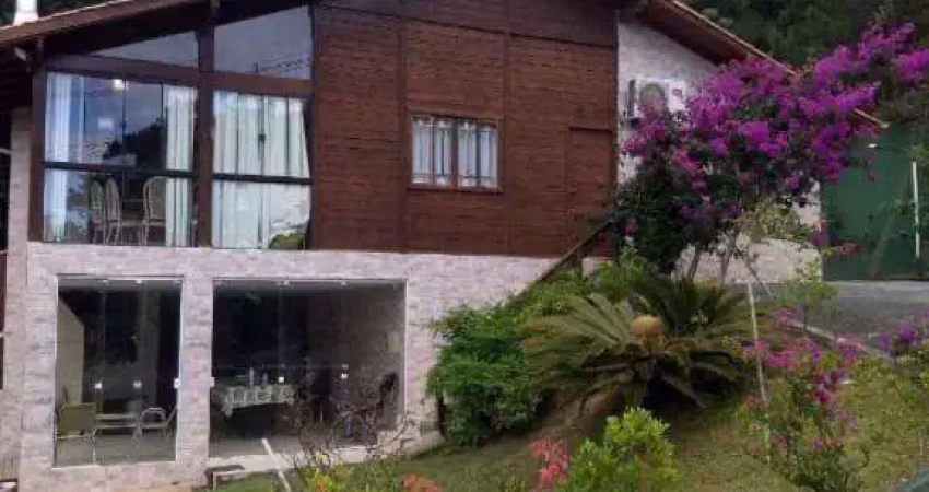 Casa com 4 dormitórios, 500 m² - venda por R$ 3.200.000,00 ou aluguel por R$ 20.000,01/ano - Praia do Estaleiro - Balneário Camboriú/SC