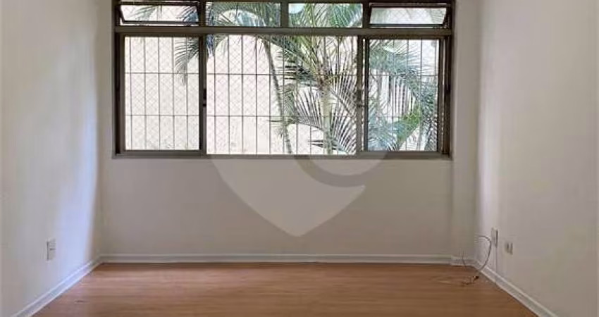 Apartamento com 3 quartos à venda em Cerqueira César - SP