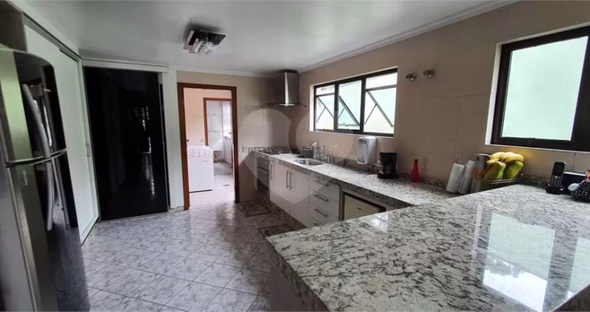 Casa com 4 quartos à venda em City América - SP