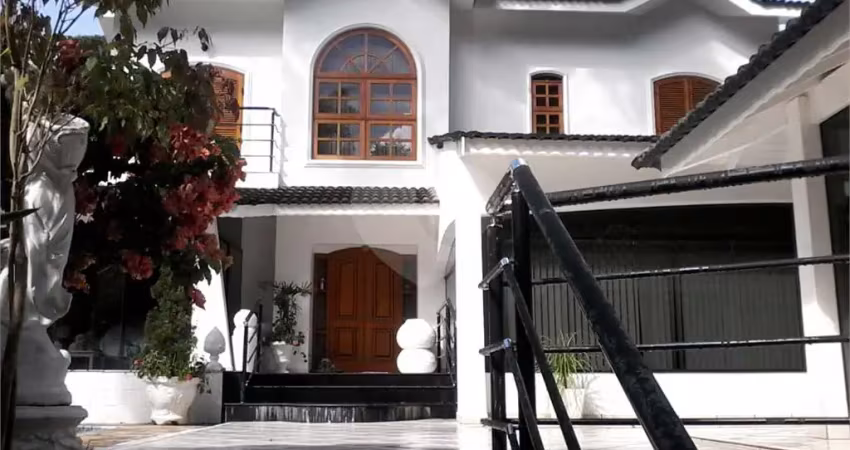 Sobrado com 4 quartos à venda em Horto Florestal - SP