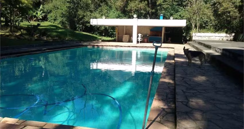 Casa térrea com 4 quartos à venda ou para locação em Jardim Das Pedras - SP