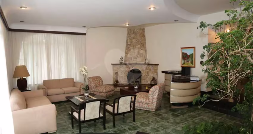 Casa térrea com 3 quartos à venda em Vila Cláudia - SP