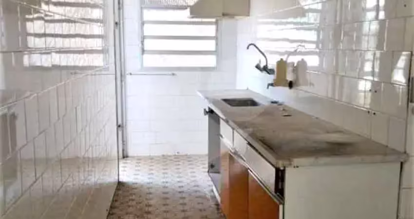 Sobrado com 3 quartos à venda em Mirandópolis - SP