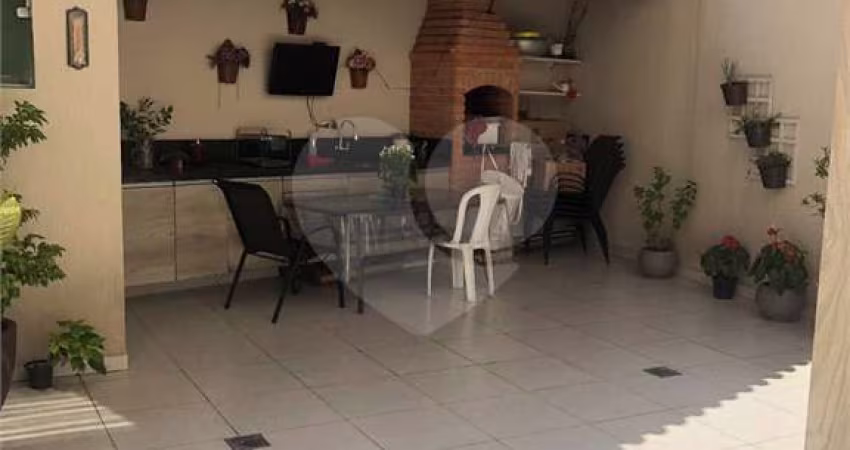 Sobrado com 3 quartos à venda em Vila Carrão - SP