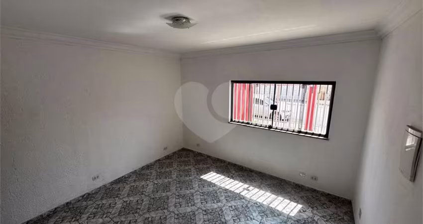 Sobrado com 3 quartos à venda em Vila Carrão - SP