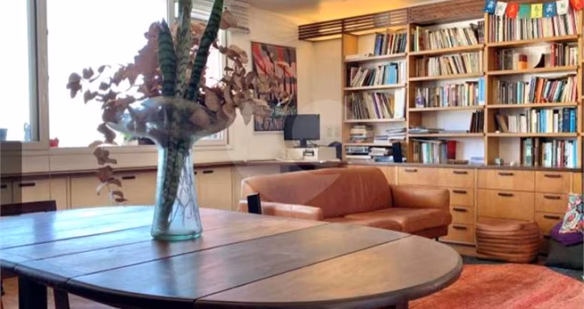 Apartamento com 3 quartos à venda em Cerqueira César - SP